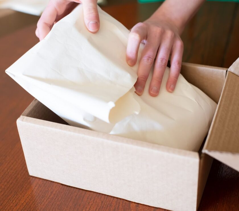 Pyme preparando el despacho de un pedido para un cliente del Estado